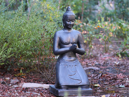 Praying Tribes Woman By Plantatorem