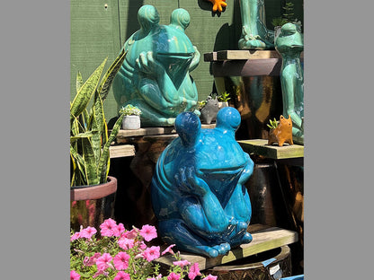 Thinking Frog By Plantatorem